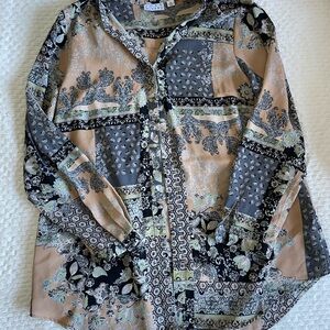 Joan Rivers Beige and Black Patterned Button Down Shirt